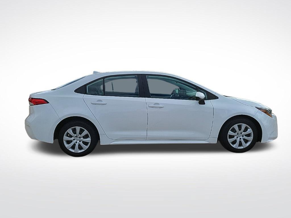 Used 2024 Toyota Corolla LE FWD image 5