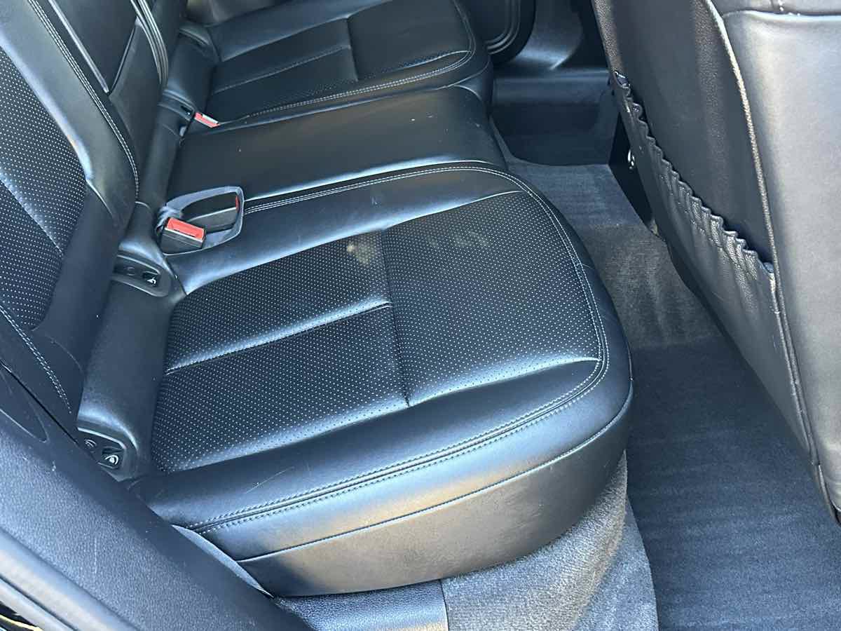 Used 2018 Porsche Macan AWD/4WD image 17