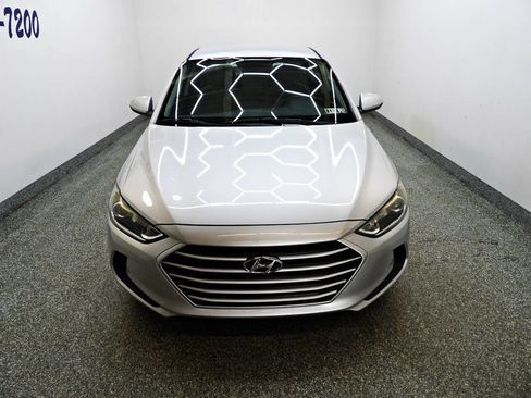 Used 2017 Hyundai Elantra SE image 2
