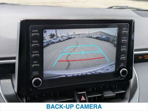 Used 2020 Toyota Corolla LE FWD image 18