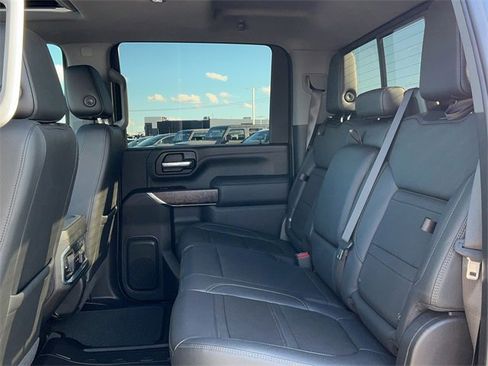 Used 2023 GMC Sierra 2500 Denali w/ Denali Black Diamond Edition image 17