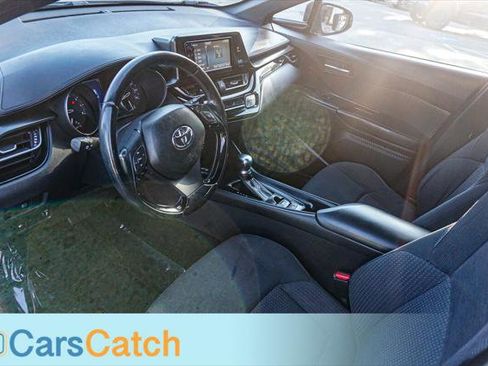 Used 2018 Toyota C-HR XLE image 18