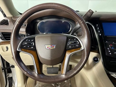 Used 2017 Cadillac Escalade Premium Luxury image 23