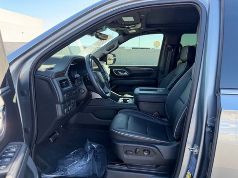 Used 2023 Chevrolet Suburban Premier AWD/4WD image 11