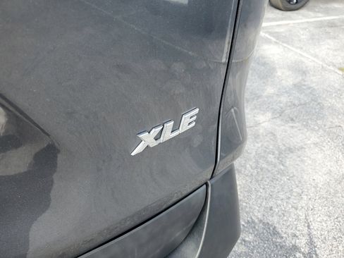 Used 2021 Toyota RAV4 XLE image 9