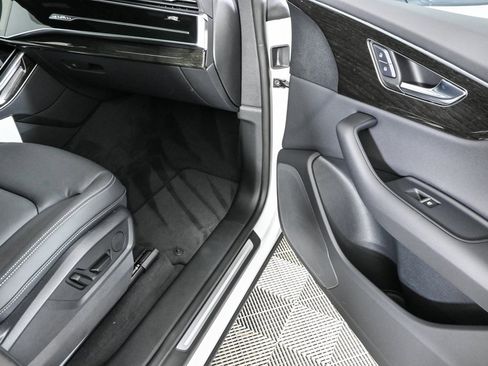 New 2025 Audi Q8 Premium image 24
