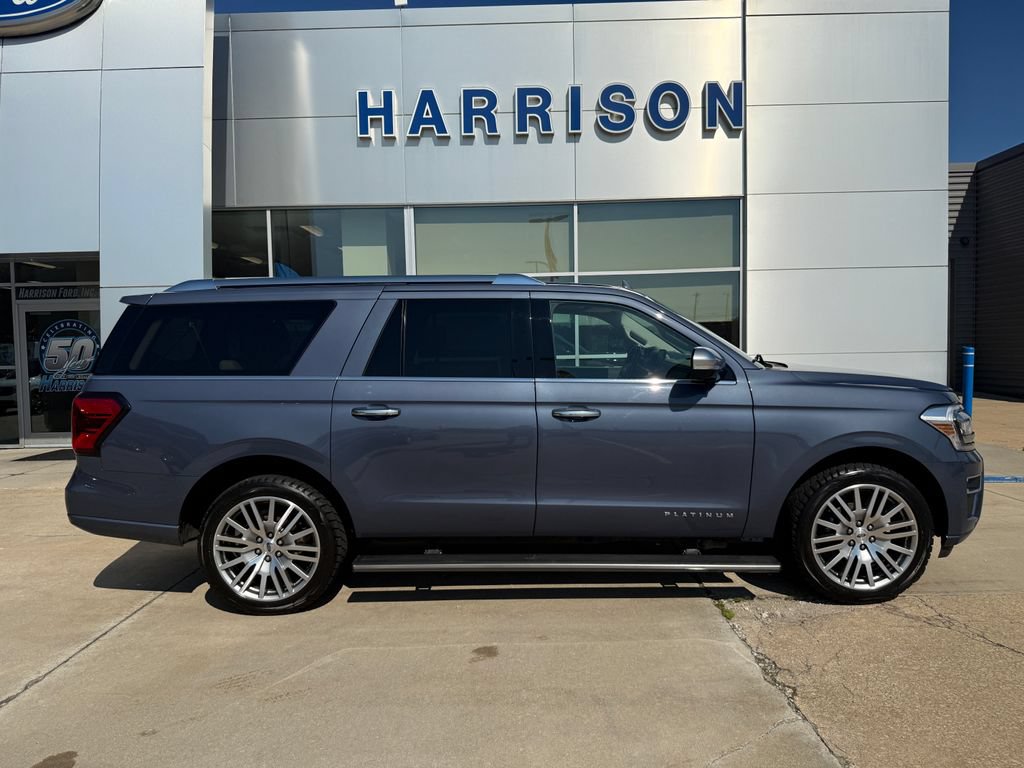 Used 2023 Ford Expedition Max Platinum AWD/4WD image 2
