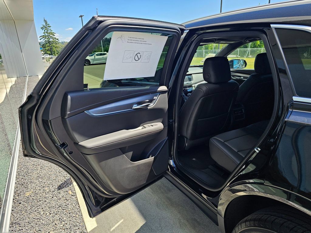 New 2026 Cadillac XT5 Luxury AWD/4WD image 15