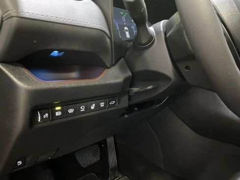 Used 2023 Toyota RAV4 Limited image 15