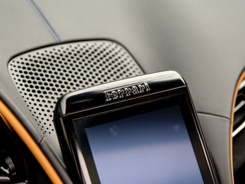 Used 2025 Ferrari Roma Spider RWD image 35