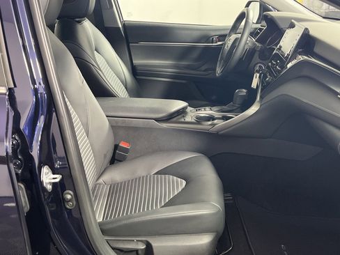 Used 2022 Toyota Camry SE w/ Cold Weather Package image 27