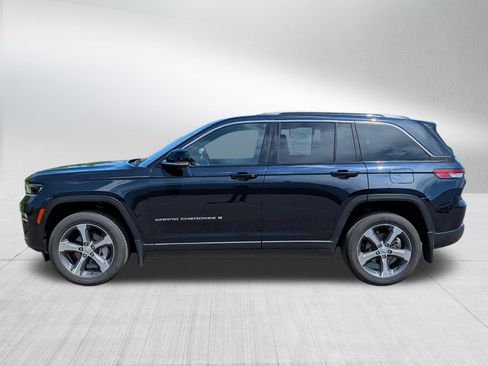 Used 2024 Jeep Grand Cherokee Limited w/ Trailer Tow Package AWD/4WD image 4