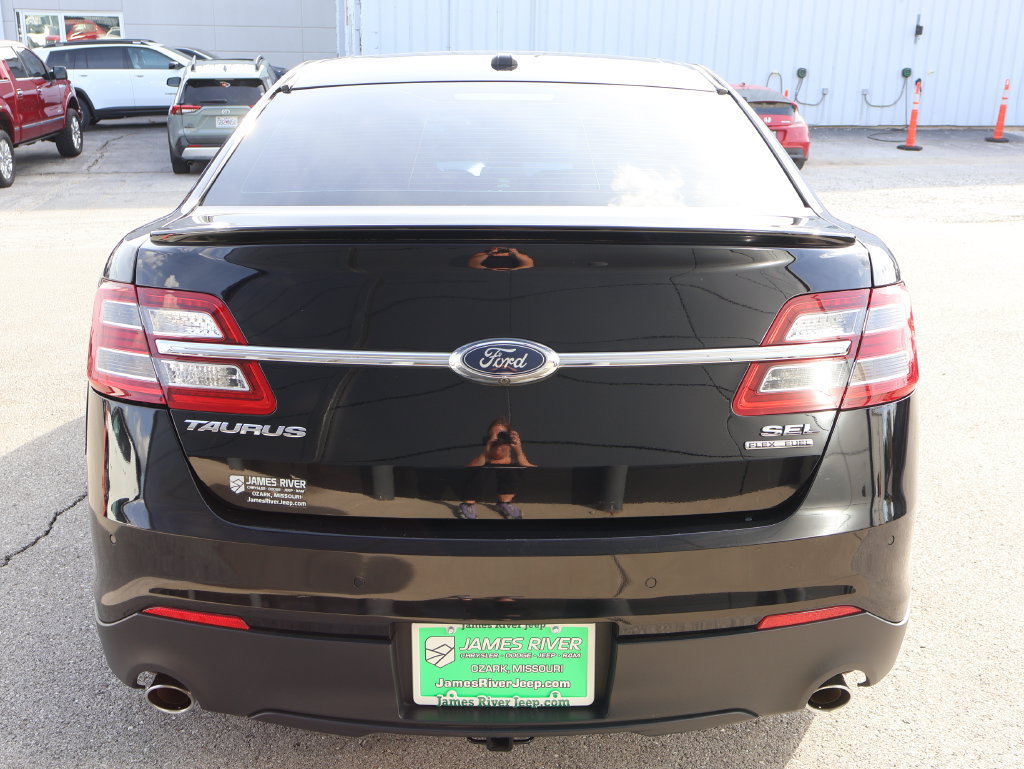 Used 2018 Ford Taurus SEL w/ Equipment Group 201A FWD image 4