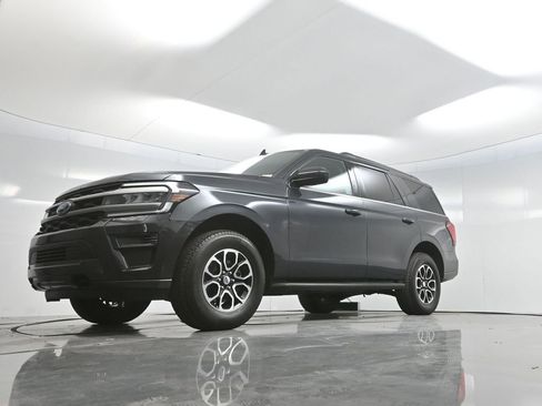 Used 2024 Ford Expedition XLT image 65