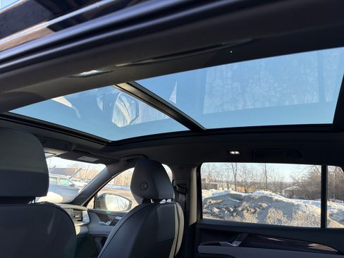 New 2026 Volkswagen Tiguan SE R-Line image 23