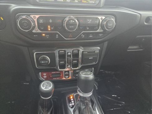 Used 2022 Jeep Wrangler Unlimited Rubicon w/ Xtreme Recon 35" Tire Package image 19