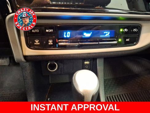 Used 2018 Toyota Corolla LE FWD image 25