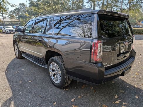 Used 2017 GMC Yukon XL SLT w/ Open Road Package image 6
