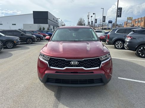 Used 2021 Kia Sorento LX image 2