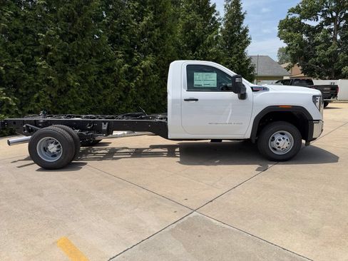 New 2026 GMC Sierra 3500 Pro w/ Convenience Package AWD/4WD image 23