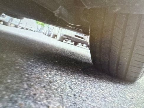 Used 2018 Chrysler Pacifica Touring Plus w/ Tire & Wheel Group FWD image 11
