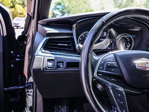 Used 2022 Cadillac XT5 Premium Luxury AWD/4WD image 18