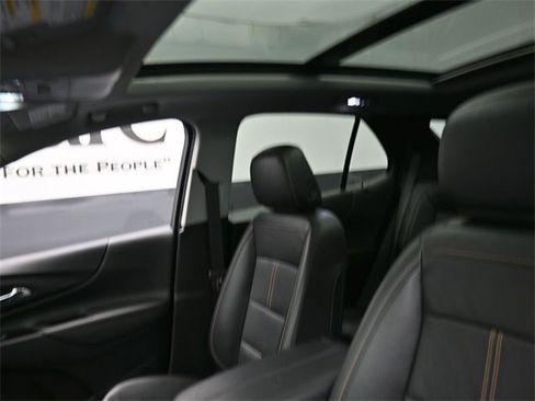 Used 2022 Chevrolet Equinox Premier image 17