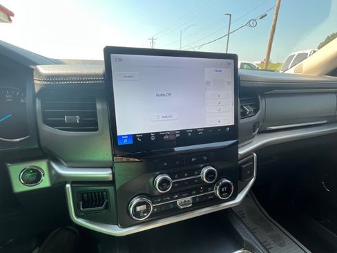 Used 2022 Ford Expedition Max XLT AWD/4WD image 13