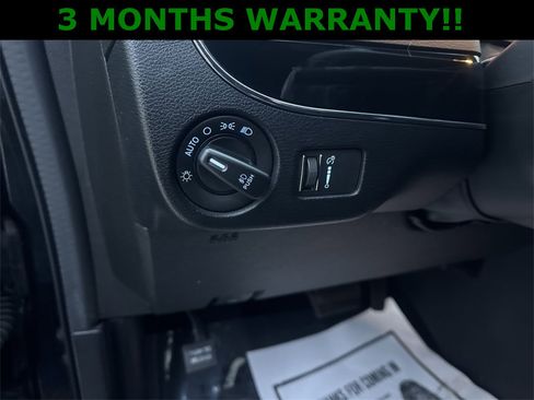 Used 2018 Dodge Grand Caravan SE image 32