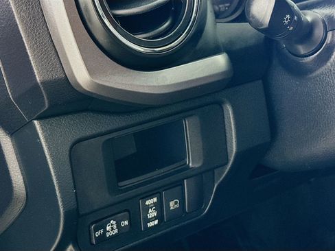 Certified 2019 Toyota Tacoma TRD Sport w/ Technology Package image 8