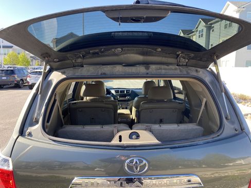 Used 2012 Toyota Highlander SE w/ Tow Pkg image 35