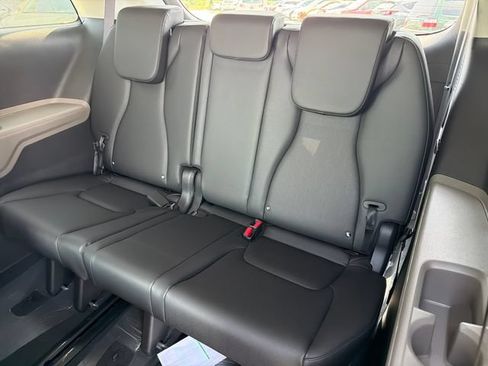 New 2027 Kia Carnival EX FWD image 20