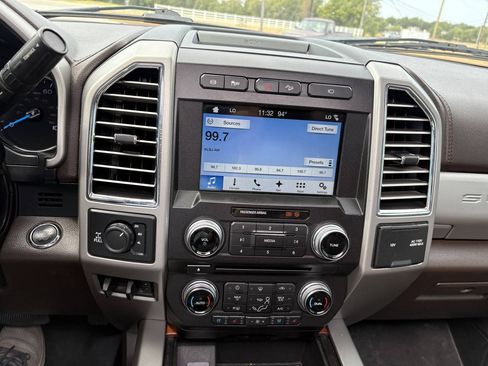 Used 2017 Ford F250 King Ranch w/ King Ranch Ultimate Package AWD/4WD image 11