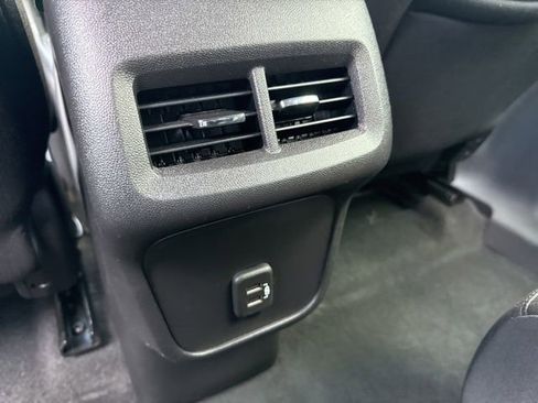 Used 2024 Chevrolet Equinox LS image 32