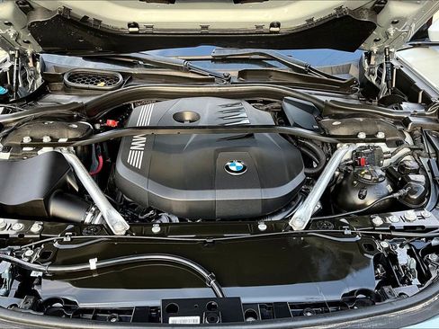 Used 2025 BMW 740i xDrive AWD/4WD image 13