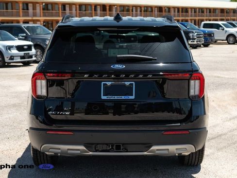 New 2026 Ford Explorer Active w/ Active Comfort Package RWD image 8