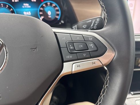 Used 2025 Volkswagen Atlas SE image 12