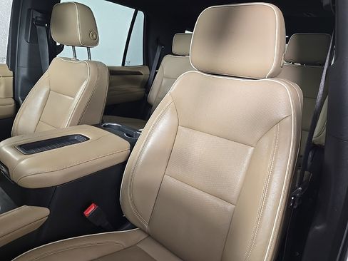 Used 2021 Chevrolet Tahoe Premier w/ Premium Package image 14