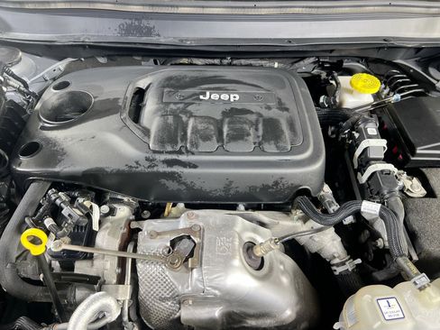 Used 2022 Jeep Cherokee Limited image 29