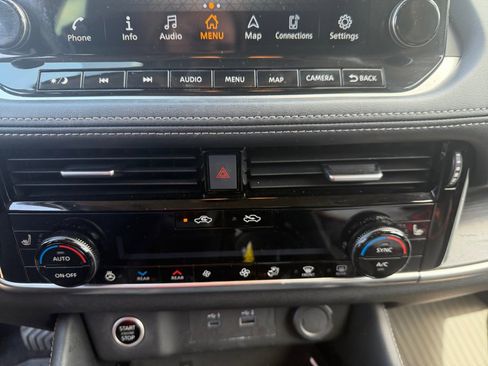 Used 2023 Nissan Rogue Platinum w/ Platinum Premium Package image 22