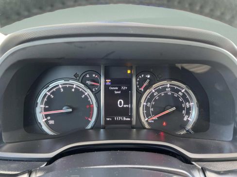 Used 2020 Toyota 4Runner TRD Off-Road AWD/4WD image 25