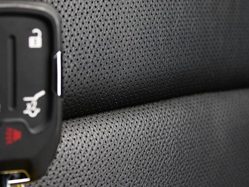 Used 2023 GMC Acadia AT4 w/ Technology Package image 38