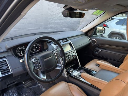 Used 2018 Land Rover Discovery HSE image 17