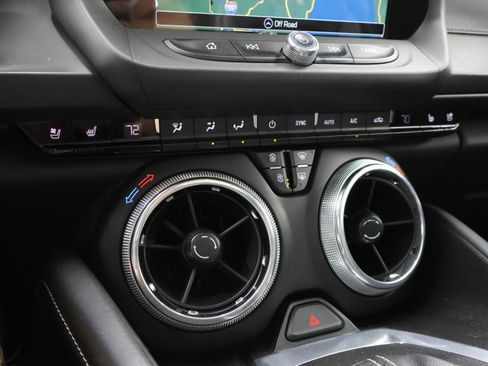 Used 2017 Chevrolet Camaro SS RWD image 13