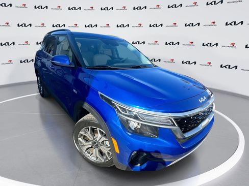 Certified 2023 Kia Seltos EX image 1