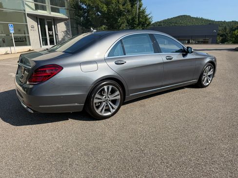 Used 2018 Mercedes-Benz S 560 4MATIC Sedan image 4