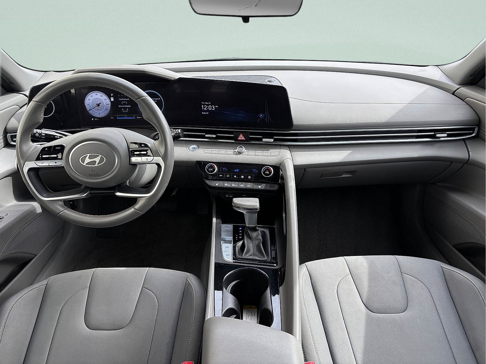 Used 2025 Hyundai Elantra SEL FWD image 27