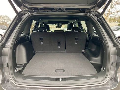 New 2025 Jeep Grand Cherokee Altitude image 10