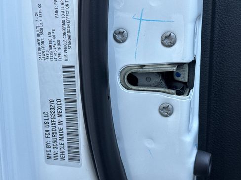 Used 2024 RAM 2500 Big Horn w/ Bed Utility Group image 28