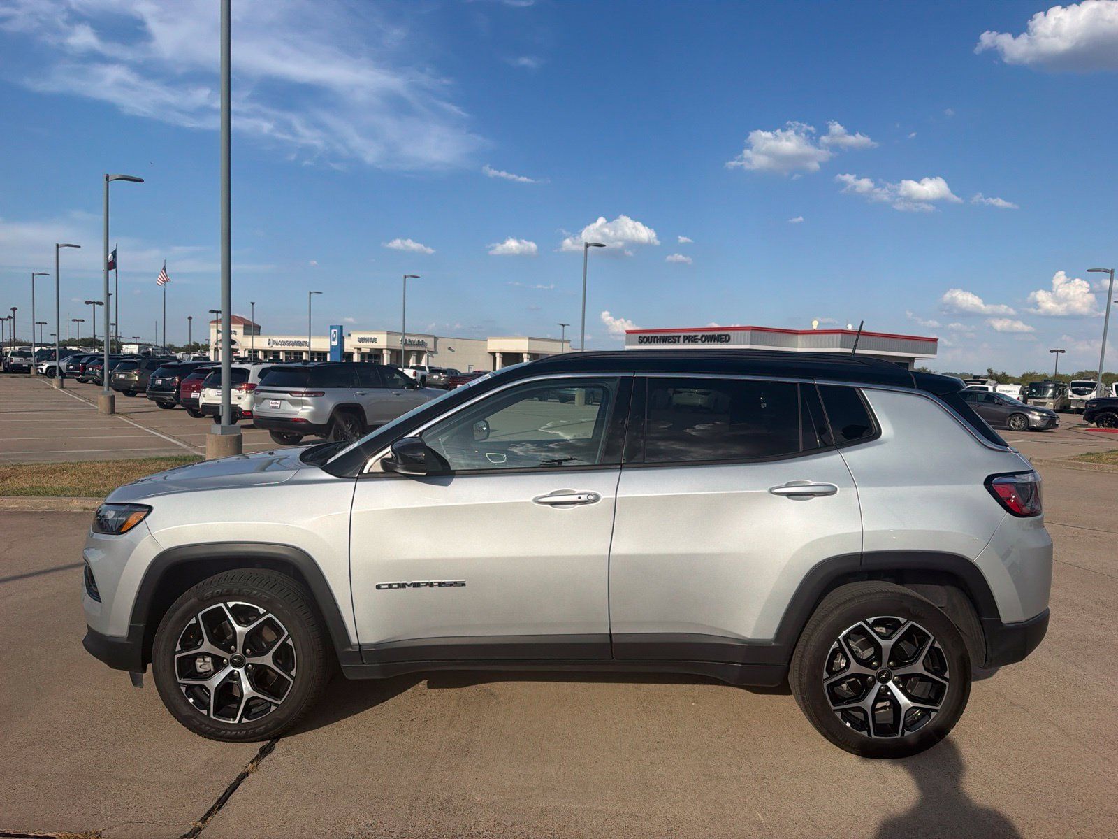 Used 2025 Jeep Compass Limited AWD/4WD image 8
